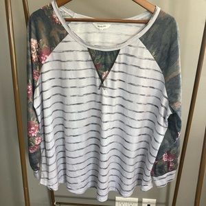 Amaryllis Long Sleeve Top size 2XL